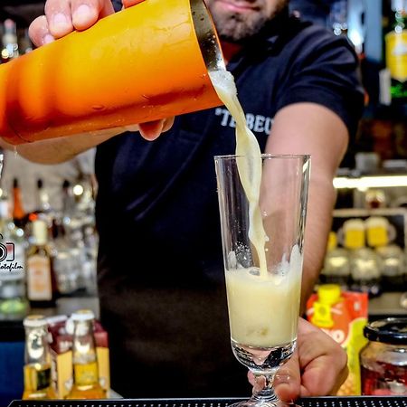 Tebeu Coffe And Bar Bed & Breakfast Vlore Luaran gambar