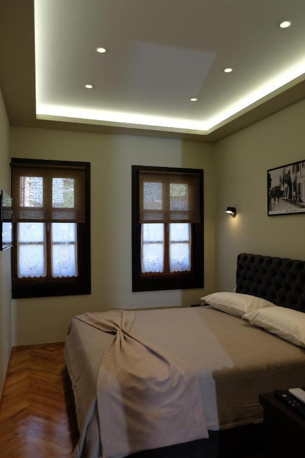 Tebeu Coffe And Bar Bed & Breakfast Vlore Luaran gambar